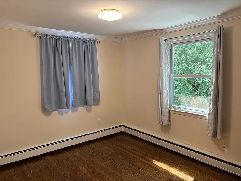 42 Roosevelt Ave #B — Photo 6