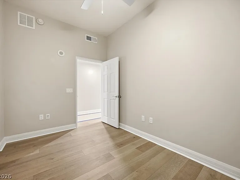 150 Las Vegas Blvd #1514 — Photo 26