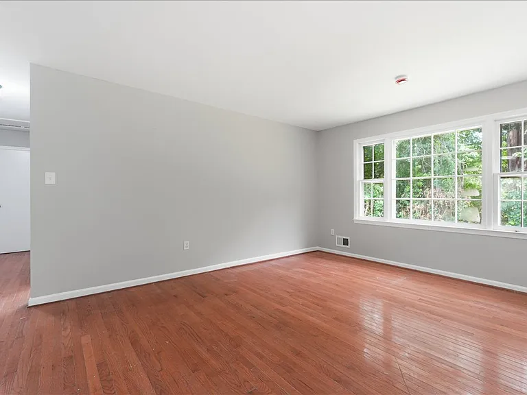 9200 Pebble Ct — Photo 6