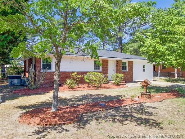 1826 Wayne Ln, Fayetteville, NC 28304