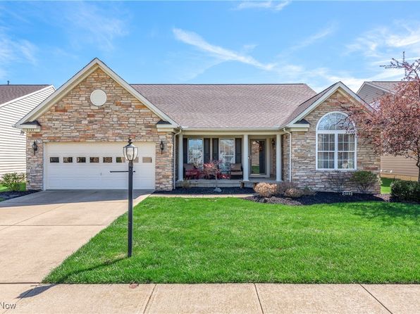 3133 Grove Ln, Avon, OH 44011