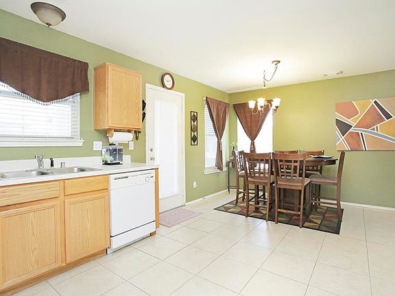 4th image of 18106 Temple Hill Ln