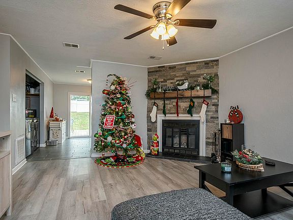 2nd image of 3480 Woodspring Dr