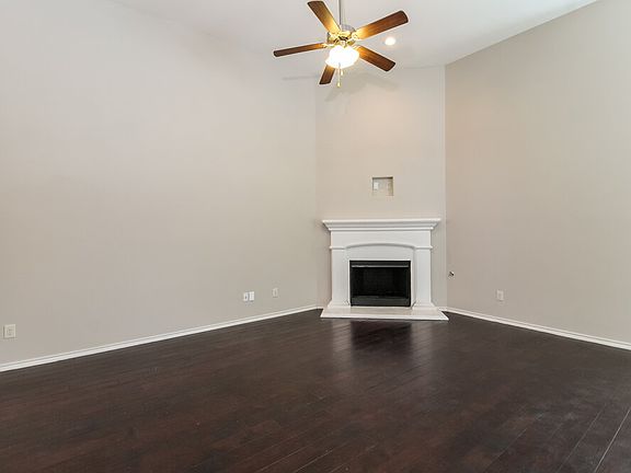 3rd image of 5804 Longmont Dr