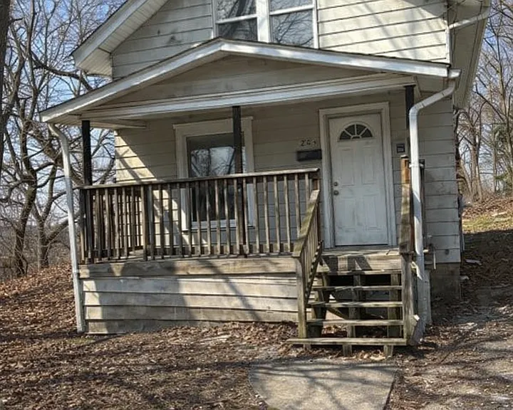 624 Garfield St — Photo 1