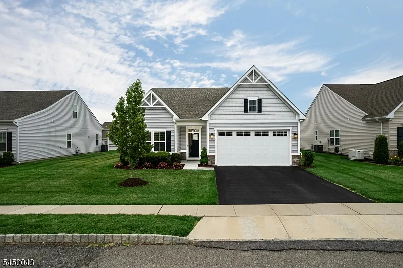 18 Mountain View Ln