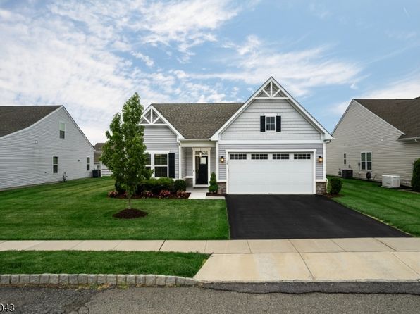18 Mountain View Ln