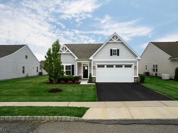 18 Mountain View Ln, Port Murray, NJ 07865