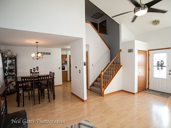 3rd image of 5301 Ashwood Dr