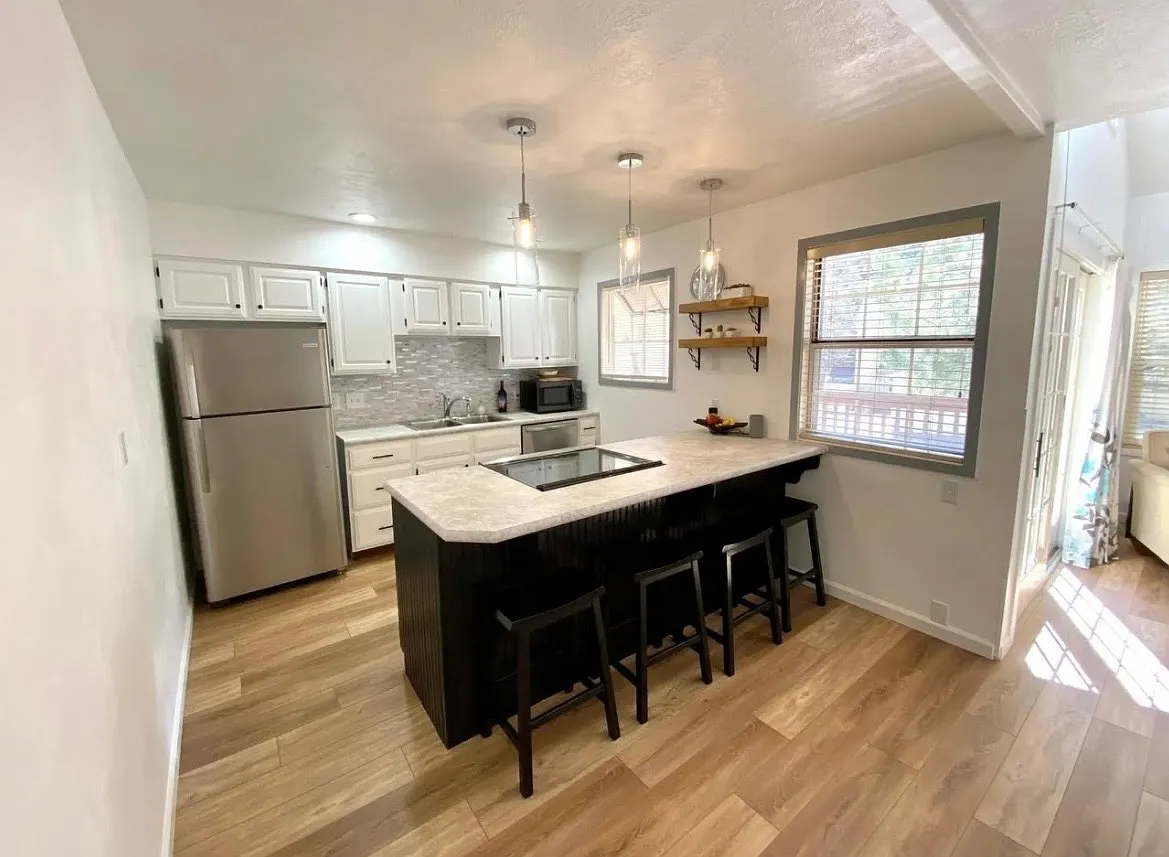 3 bed, 1792 sqft, $850 — Photo 3