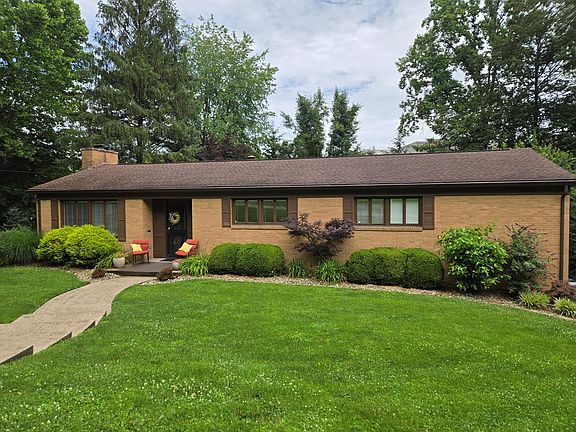 4th image of 2480 Micklethwaite Rd