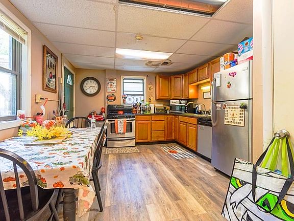 2nd image of 140 Lorentz Ave