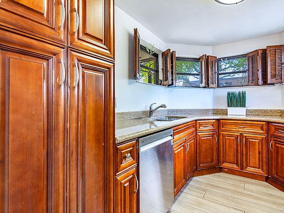 4th image of 9375 SW 61st Way SW #D