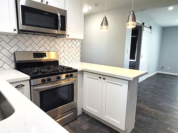 2nd image of 3843 1/2 Revere Ave