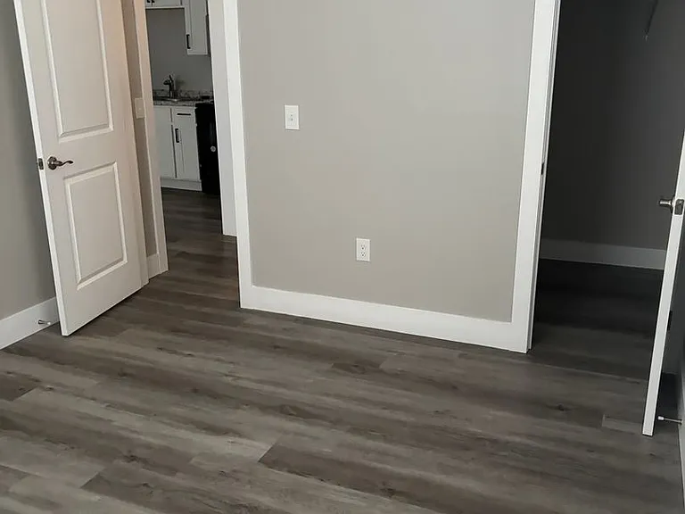 879 E Mound St — Photo 2