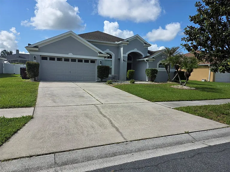 881 Seneca Trl — Photo 1