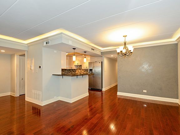 5th image of 10219 S Komensky Ave APT 1D