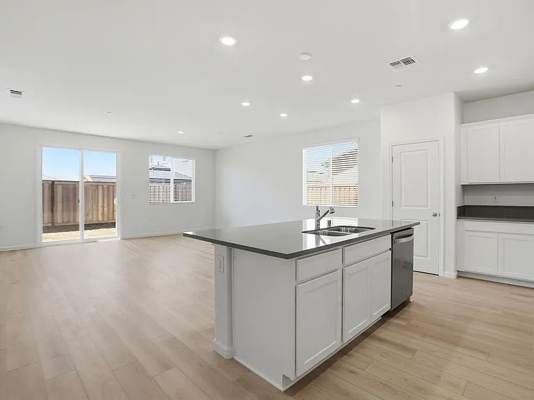 16047 Pirates Cove Ln — Photo 17