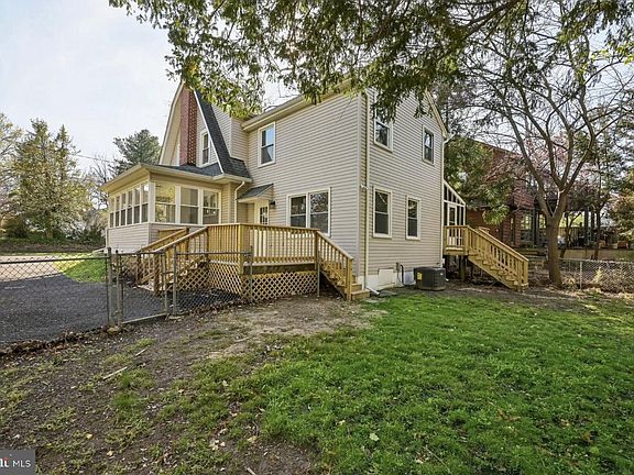 4th image of 246 Briar Hill Ln