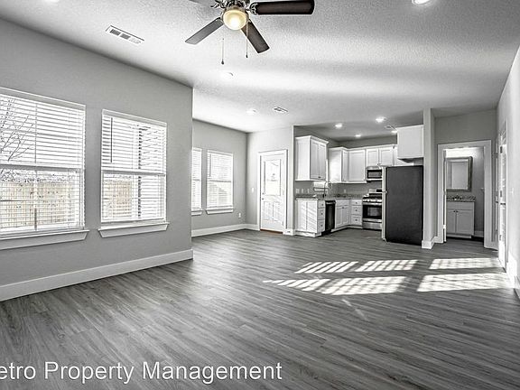 3rd image of 3101 SW Garrison Ln #B