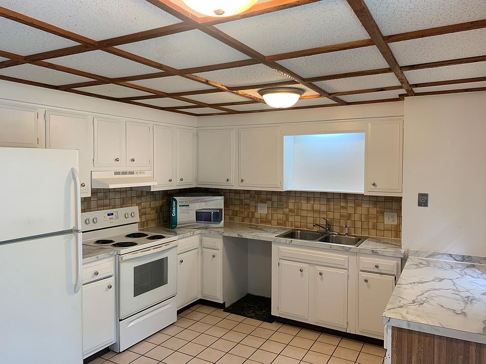 1st image of 1303 Fallingbrook Dr SE #1303