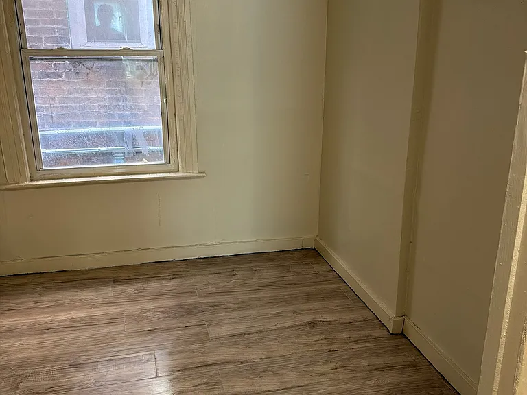 527 2nd St #1F — Photo 8