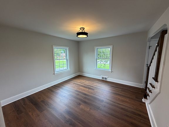 5th image of 864 Eden Rd