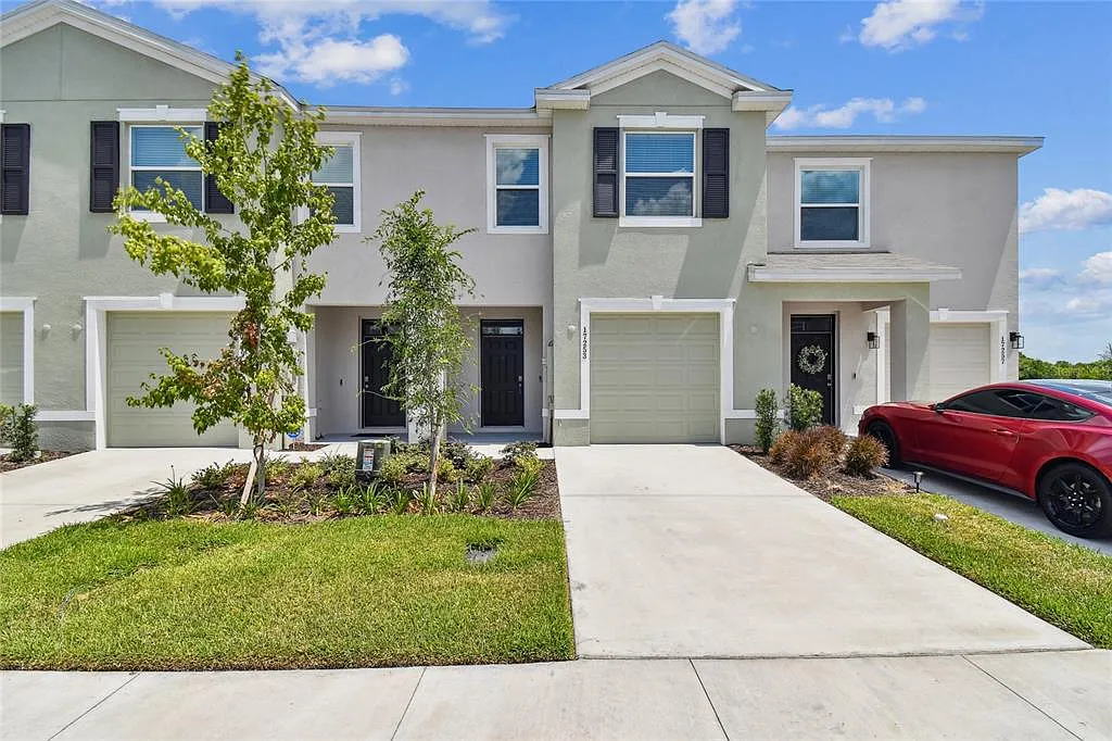 3 bed, 2.5 bath, 1673 sqft, $2,350 — Photo 4