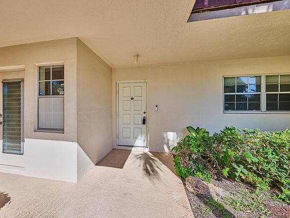 4th image of 3001 S Palm Aire Drive #107