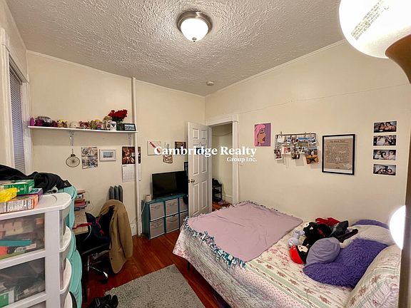 3rd image of 162 Kelton St #1T