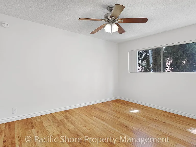 868 West Knoll Apartments — Photo 7