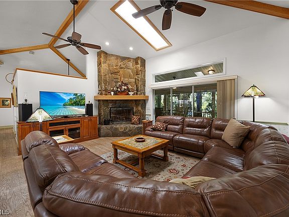 3rd image of 5960 Neal Rd