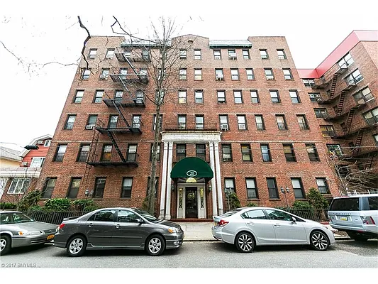 Sold by REMAX Elite | media 22