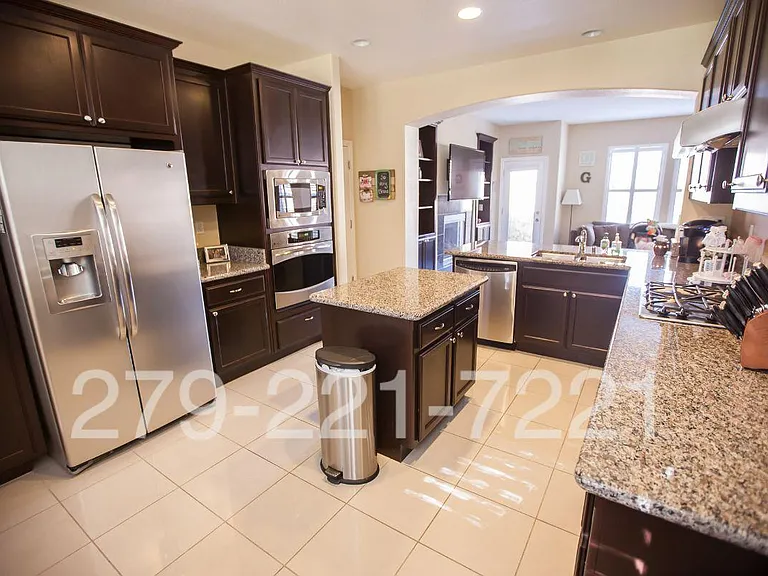 8058 Linda Isle Ln — Photo 7