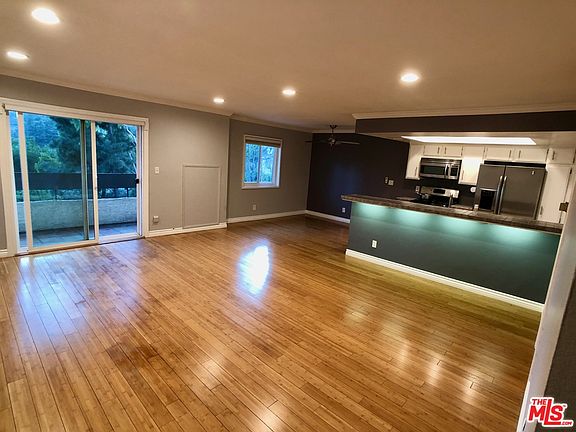 2nd image of 2700 Cahuenga Blvd E APT 2209