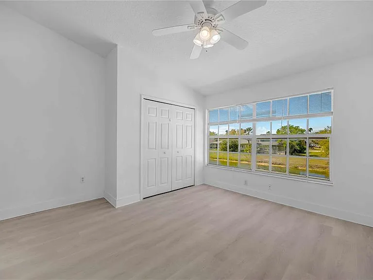 727 Kensington Lake Cir — Photo 46