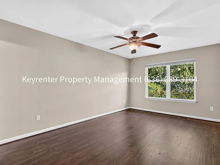411 Angelique Pl — Photo 18
