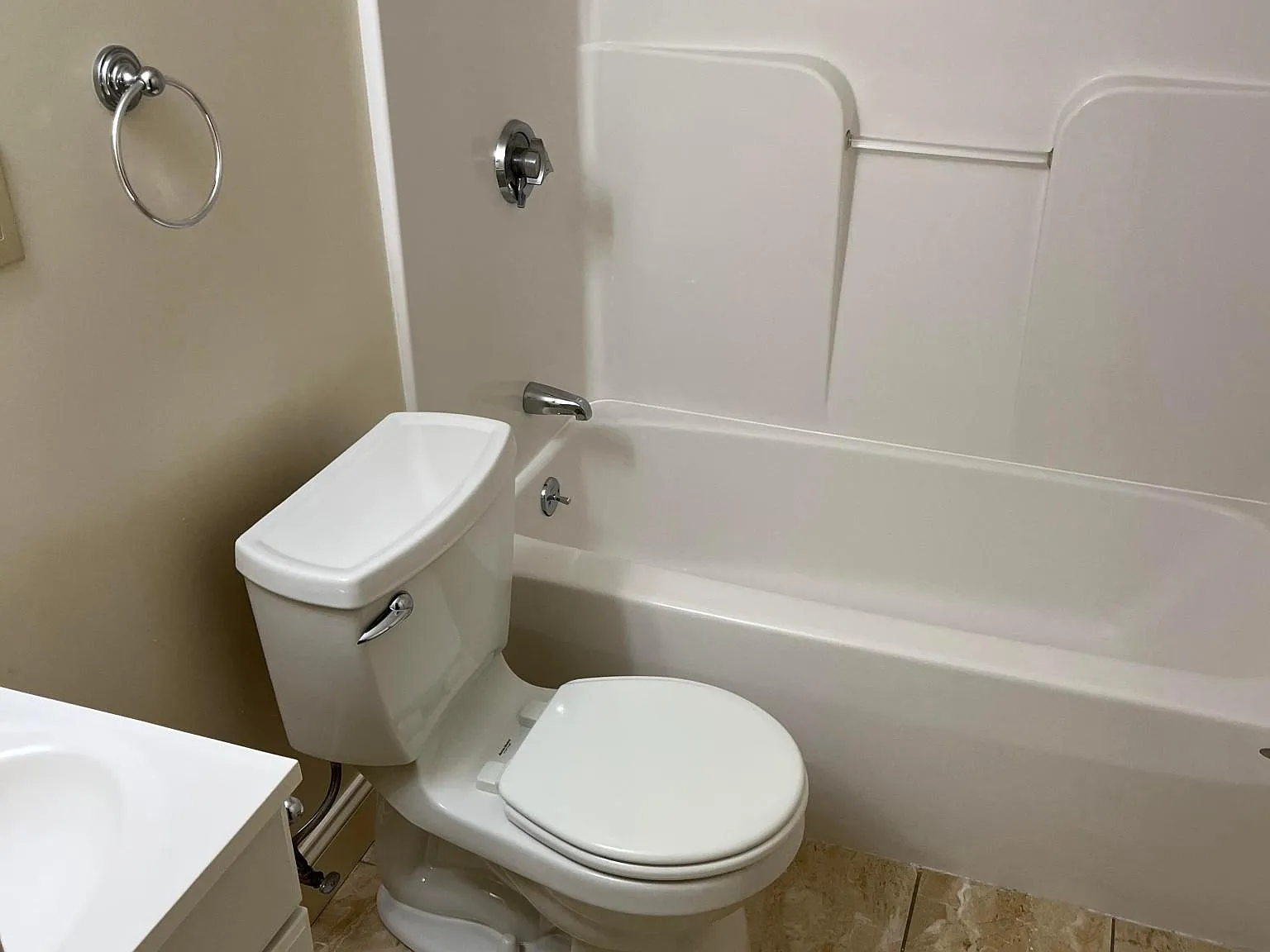 1 bed, 664 sqft, $1,820 — Photo 2