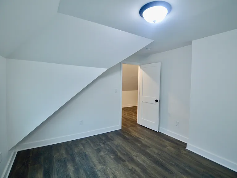 21 Nichols St — Photo 11