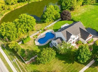 2 Hamilton Rd, Fairport, NY 14450