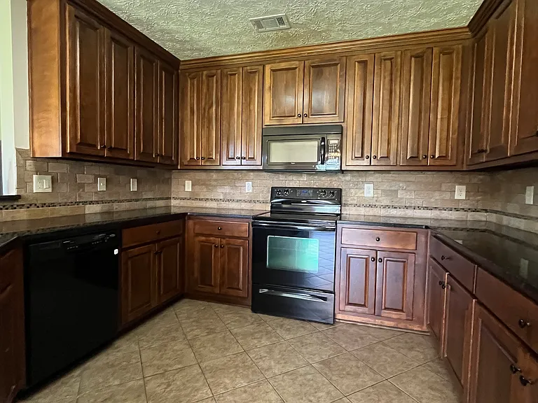 4 Talon Ct — Photo 13