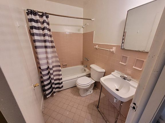 3rd image of 8023 W Thurston Ave #2