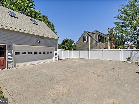 5th image of 14 Steeplechase Rd