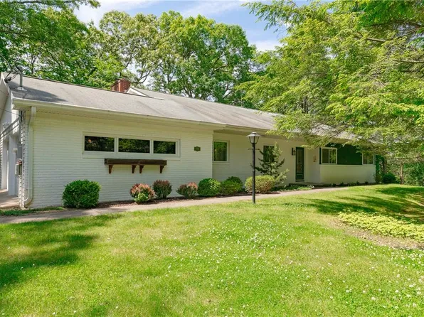 10 Woodward Road, Poughkeepsie, NY 12603