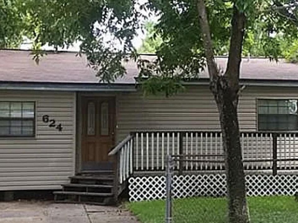 1st image of 624 16th Ave N