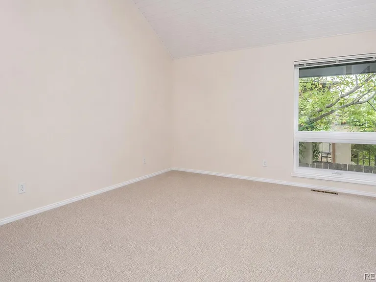 2730 Lafayette Dr — Photo 10