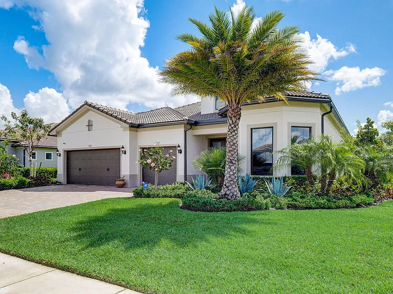 9234 Balsamo Dr — Photo 3