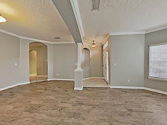 3rd image of 1240 Stonehedge Trail Ln