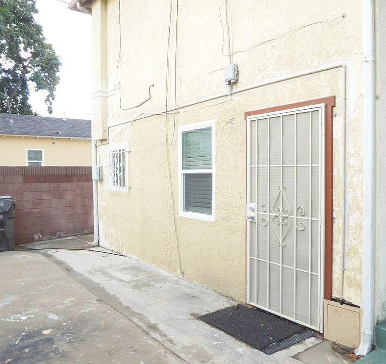 1st image of 3049 Delta Ave