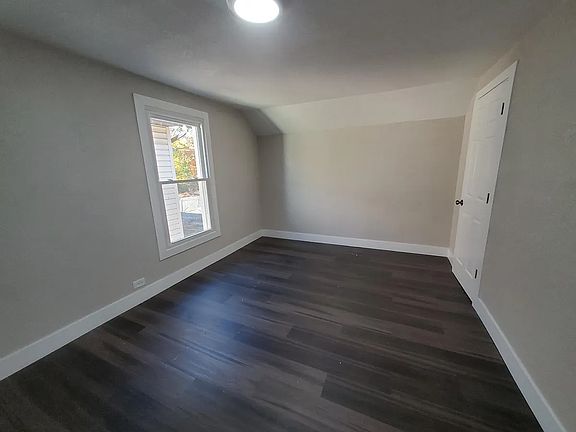 5th image of 13 Harper Ave